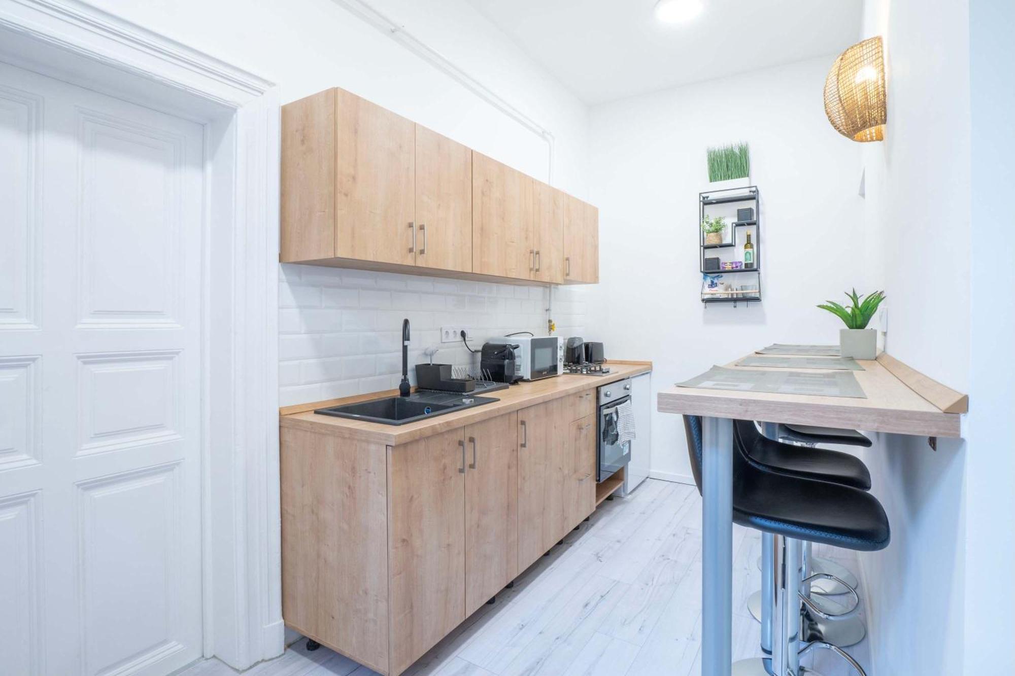 The Almond Loft At Harsfa 31 Apartament *